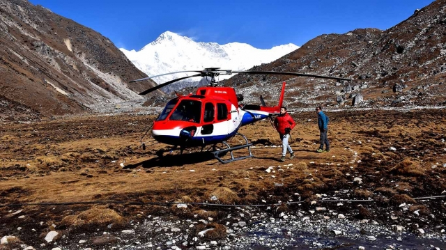 Reasons to do the Everest base camp helicopter tour